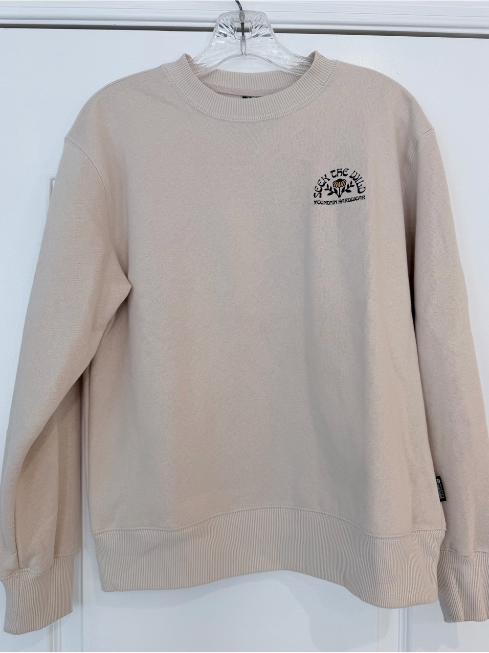 Women’s mountain hardware pullover crewneck The Wild Beige